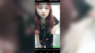 Siêu phân bé linh díp thủ dâm cùng bạn trai