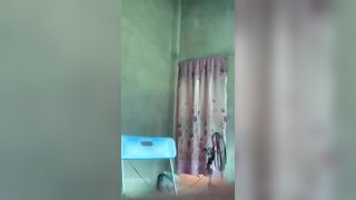 Đang live thủ dâm thì anh trai vào phòng =))))