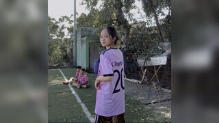 Gạ em Kỳ Duyên C2 đội bóng show hàng rồi quay video