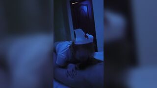Em gái thích cosplay y tá bú cu điêu luyện.