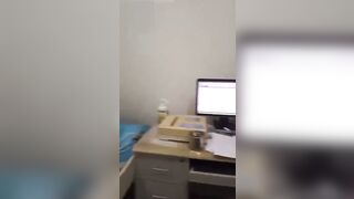 Bác sĩ quay lén em teen tới khám bệnh