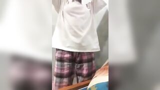 em gái show hàng gửi cho ny