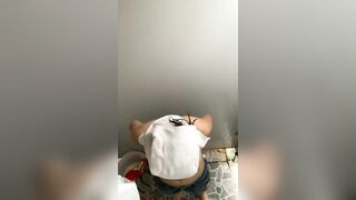 Quay lén nhà tắm công cộng 1