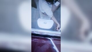 Quay lén trường học cấp 2