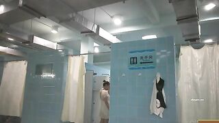 女人坑女人！大型戏水 游泳馆 女宾换衣淋浴室内部真实曝光 环肥燕瘦各种年龄段白花花的靓丽胴体视觉盛宴 03