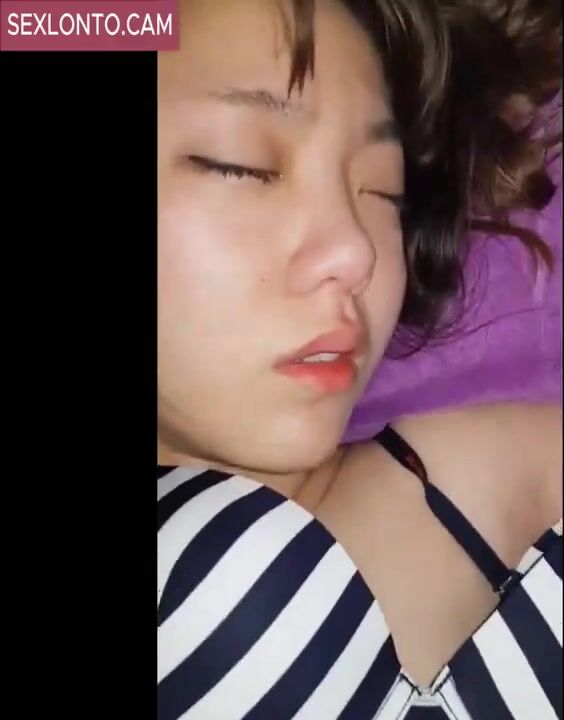 Họp lớp chuốc say còn bạn rồi đụ