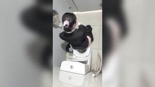 Tác nghiệp nhà vệ sinh 4
