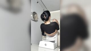 Tác nghiệp nhà vệ sinh 9