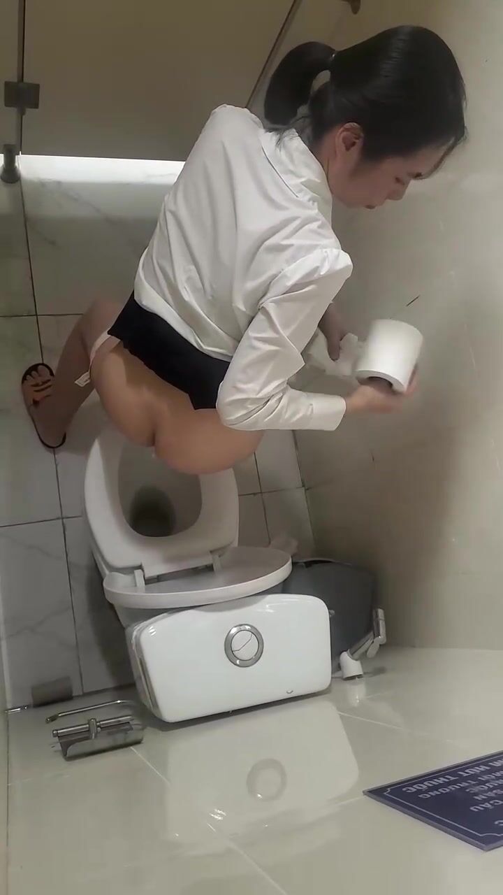 Tác nghiệp nhà vệ sinh 10