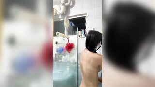 Em gái tắm 4
