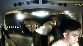 Clip Sex Cặp Đôi Ăn Kem Trên Xe Taxi
