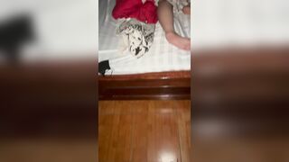 lén lút sang phòng con em hàng xóm