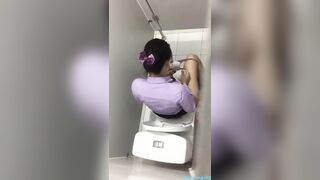 Tác nghiệp nhà vệ sinh 35
