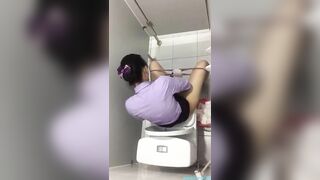 Tác nghiệp nhà vệ sinh 35