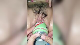 Vcll đút cả lon nước vào lồn