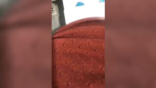 Cặp đôi lén lút làm tình trong WC vincom