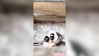 Học sinh lén bú liếm ngay ngoài ngõ