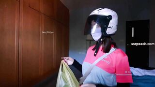 Nữ Shipper Giao Đồ Ăn Gặp Thanh Niên Không Có Tiền Trả
