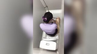 Quay lén nhà wc P11, đky kênh ib tui cho xem cơ thể nhó