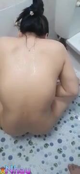 Tắm  85