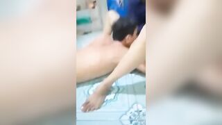 Nhậu sỉn cho 2 ông bạn đụ lun vợ mình
