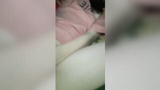 Em Gái Vừa Đi Học Về là bắt đầu thấy nứng