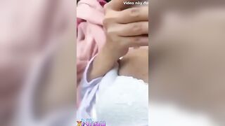 Gạ em học sinh mới lớn ra đồng địt