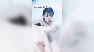 Gái teen móc lồn