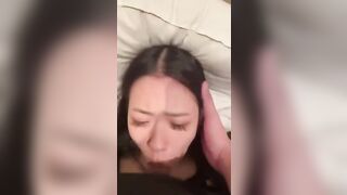 Mặt hơi bướng nhưng cho bú cu là ngoan liền