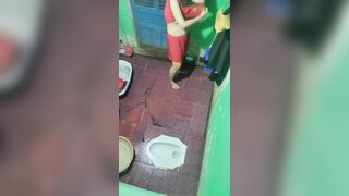 Quay lén mẹ tắm 2