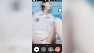 Em gái khoe lồn ửng hồng