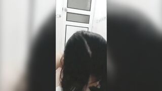 Clip sex nữ sinh thích chọn WC là nơi sung sướng