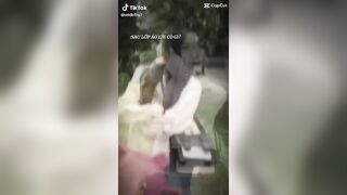 Sau lớp áo e có j