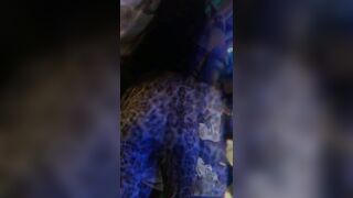 Em gái gymer show hàng nhảy sexy dance trên bar