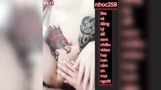 Địt em gái xăm trổ cực chiến chơi không bao cả 2 lỗ sướng nên chỉ biết nằm rên