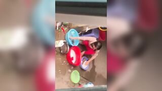 Lén nhìn em hàng xóm để sục chim