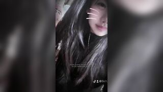 e gái móc lồn bắn nước
