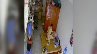 Hack cam em chủ shop bán quần áo
