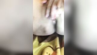 Tk con bảo mẹ cởi quần quay cho bạn mà mẹ cho thật