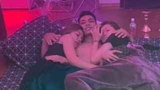 Clip Sex Trường Hải 26s Threesome Em Chuppy