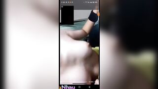 E học sinh vào nghỉ cùng bạn trai