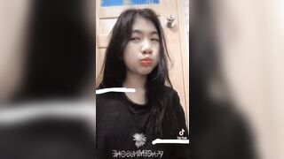 Em teen non tơ VN show vú tiktok