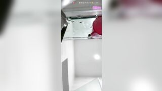 Anh grab đang giao hàng , được cô chủ nhà mời vào đóng clip luôn