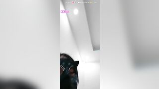 Anh grab đang giao hàng , được cô chủ nhà mời vào đóng clip luôn