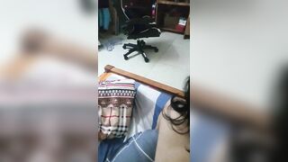 Chị chủ phòng trọ nói chồng chị đi công tác rủ sang phòng xem phim