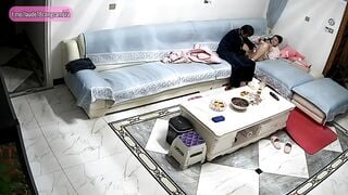 Hack cam cha dượng tuột quần con gái ra chịch