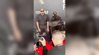 Vợ của kanye west nude trong lễ trao giải Grammy