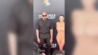 Vợ của kanye west nude trong lễ trao giải Grammy