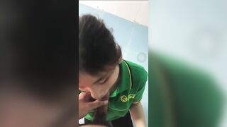 Em điện máy chăm sóc thế này thì ai mà không thích cơ chứ