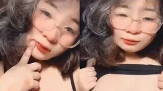 Bạn trai chơi tôi như máy dập công nghiệp cực sướng